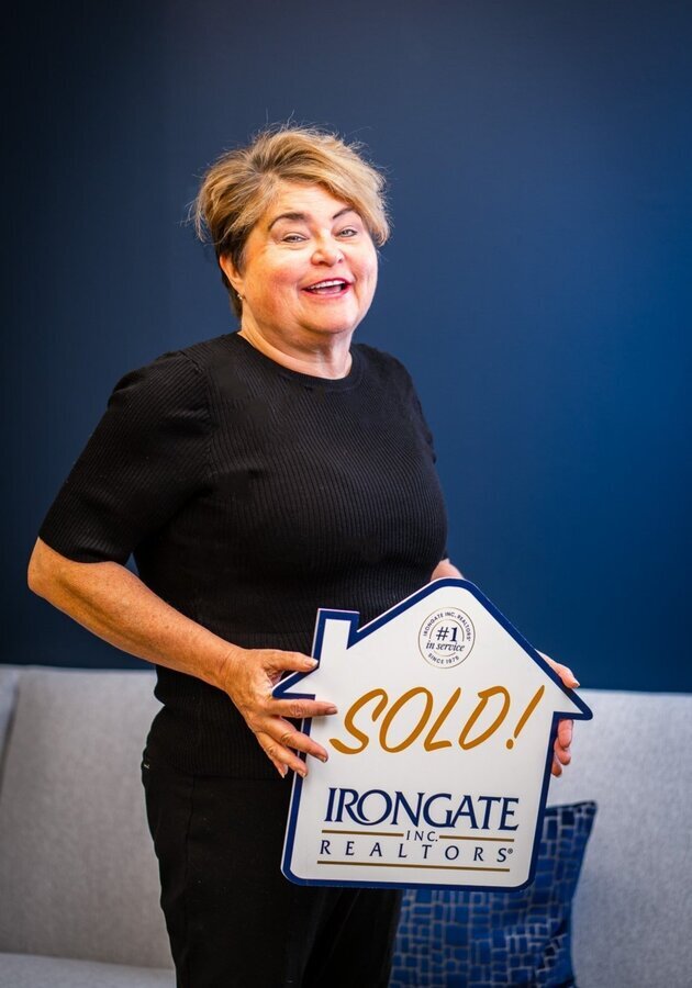 Joni Schumann Agent Photo